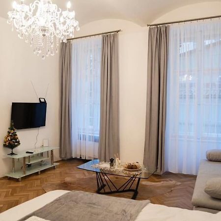Cozy Flat By Wenceslas Square! プラハ エクステリア 写真
